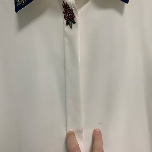 Vintage Women's White and Blue Trim Embroidered Button Up Blouse Size Large - Picture 4 of 6